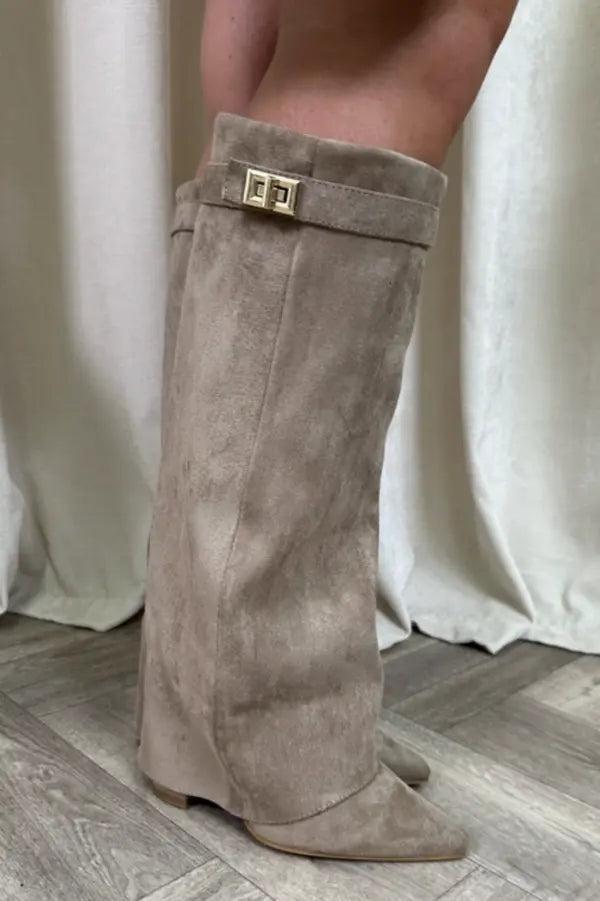 Elegant Knee-High Boots with Comfortable Fit | Yara
