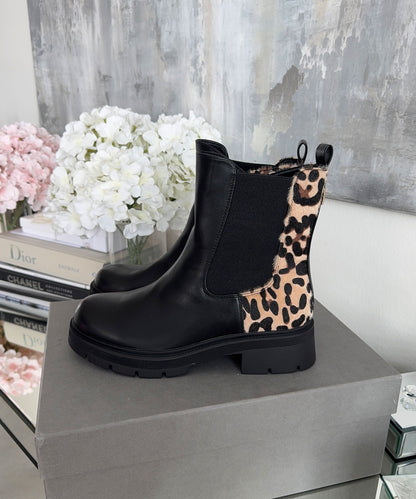 Botas elegantes con estampado de leopardo negro | Fiora