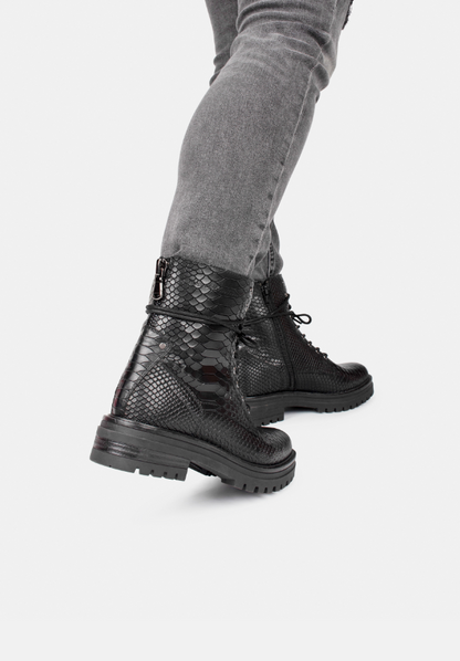 Stylish Ladies' Lace-Up Shoes with Python Pattern | Thalia